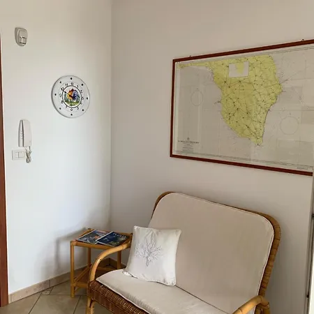Appartamento Grazioso Indipendente Fronte Mare *
