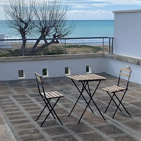 Appartamento Grazioso Indipendente Fronte Mare *
