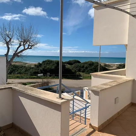 Spelu - Con Terrazza Fronte Mare Lido Marini